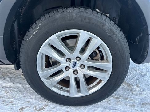 Used 2018 Ford Explorer XLT w/ Equipment Group 202A image 16