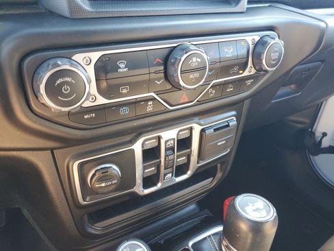 Used 2021 Jeep Wrangler Unlimited Sahara w/ Safety Group image 29