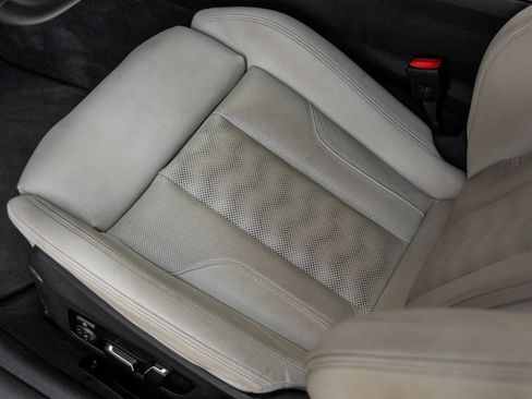 Used 2025 BMW M4 Coupe w/ Executive Package RWD image 23