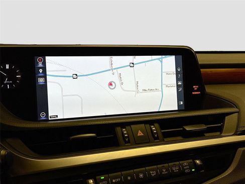 Used 2019 Lexus ES 300h w/ Luxury Package image 13