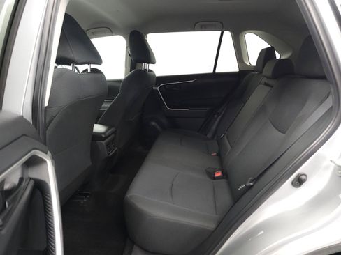Used 2022 Toyota RAV4 LE AWD/4WD image 5