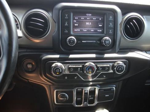Used 2019 Jeep Wrangler Unlimited Sport S AWD/4WD image 4