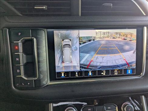 Used 2021 GMC Yukon XL Denali w/ Denali Premium Package image 21