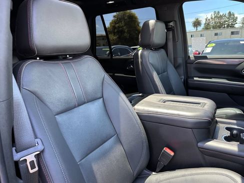 Used 2022 Chevrolet Tahoe RST w/ Luxury Package AWD/4WD image 18