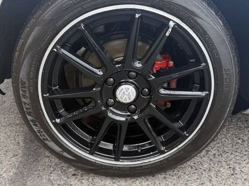 Used 2014 Volkswagen Golf 4-Door FWD image 14