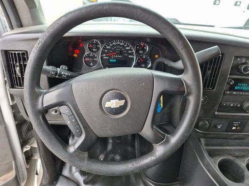 Used 2016 Chevrolet Express 2500 Extended RWD image 18