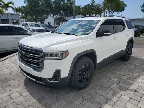 Used 2022 GMC Acadia AT4 w/ Technology Package AWD/4WD image 3