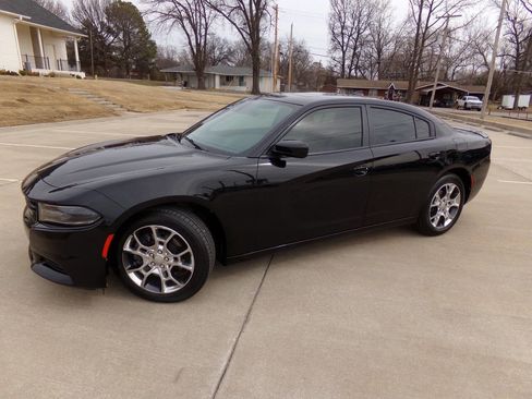 Used 2016 Dodge Charger SXT w/ AWD Premium Group image 5