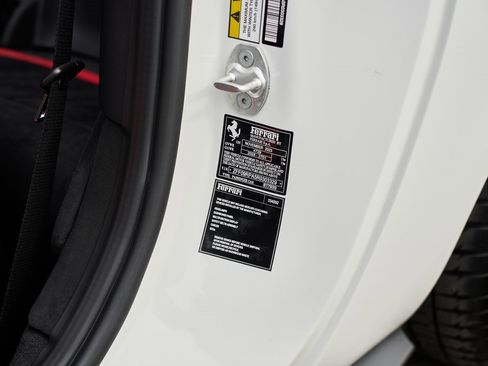 Used 2024 Ferrari Roma Spider image 46