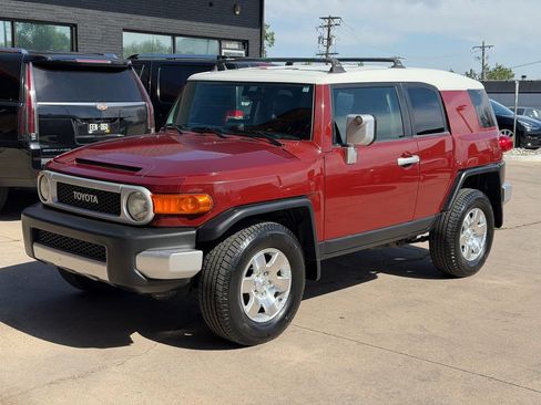Used 2010 Toyota FJ Cruiser 4WD image 16