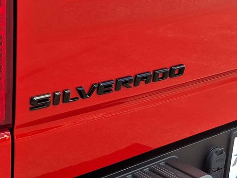 Used 2022 Chevrolet Silverado 1500 Custom w/ LPO, Dark Essentials Package AWD/4WD image 31