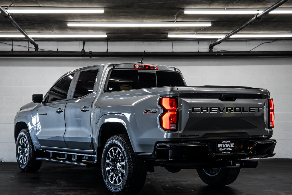 Used 2024 Chevrolet Colorado Z71 w/ Z71 Convenience Package 2 AWD/4WD image 3