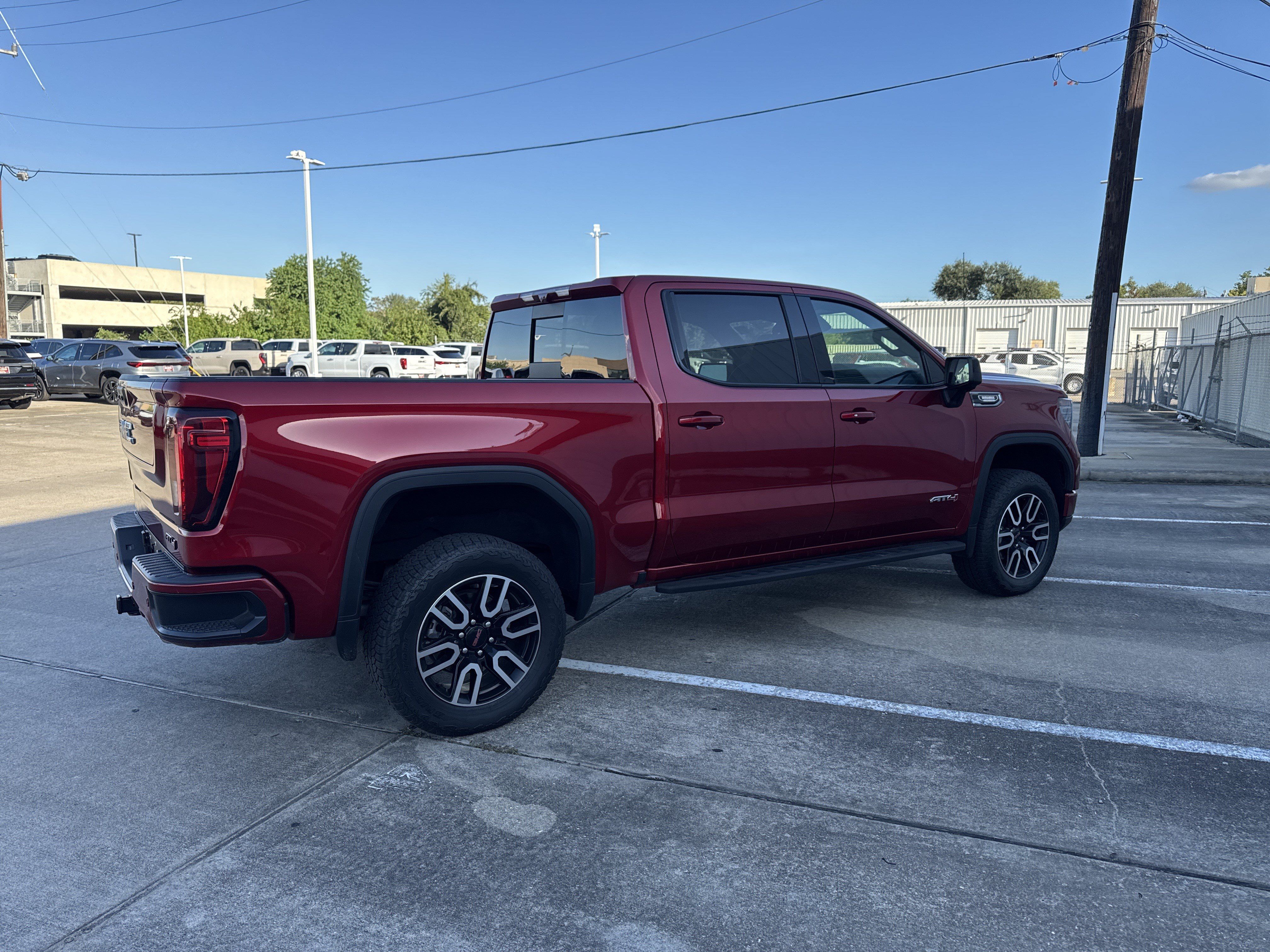 Used 2025 GMC Sierra 1500 AT4 w/ AT4 Premium Package AWD/4WD image 15