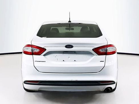 Used 2016 Ford Fusion SE image 5
