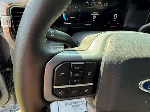 Used 2025 Ford F250 Lariat w/ Chrome Package AWD/4WD image 13