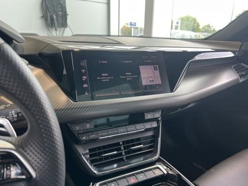 Used 2023 Audi e-tron GT Premium Plus w/ Performance Package image 11