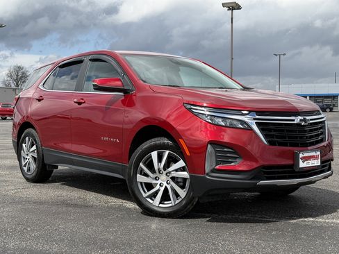 Used 2024 Chevrolet Equinox LT image 2