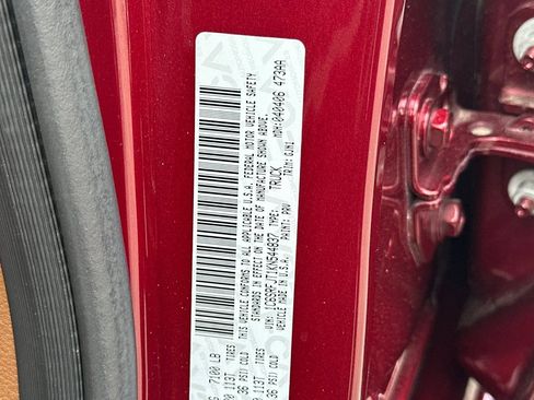Used 2019 RAM 1500 Laramie AWD/4WD image 28
