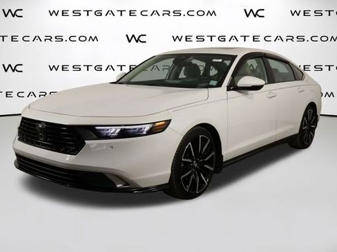 Used 2023 Honda Accord Touring image 1