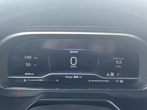 Used 2023 Chevrolet Suburban Premier image 10