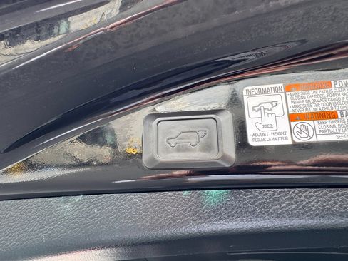 Used 2016 Toyota RAV4 XLE FWD image 48