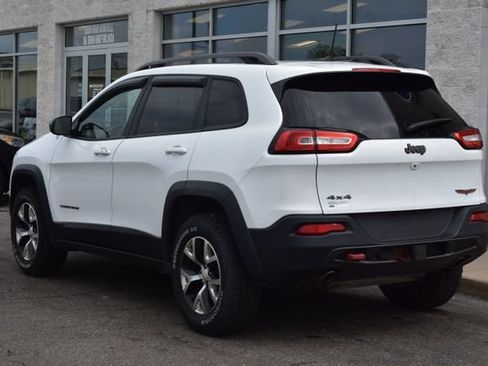 Used 2017 Jeep Cherokee Trailhawk w/ Comfort & Convenience Group AWD/4WD image 11