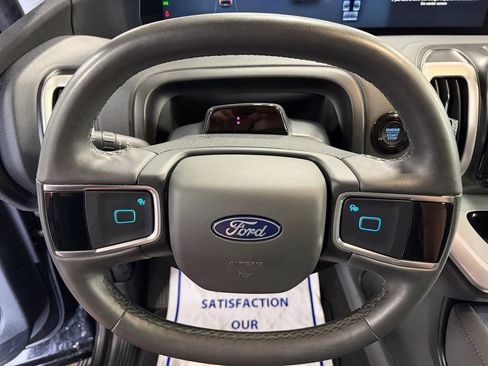 Used 2025 Ford Expedition Active AWD/4WD image 33