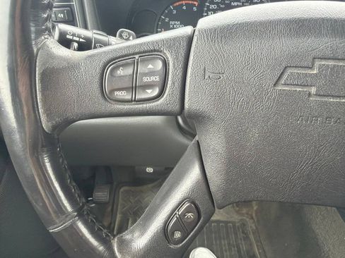 Used 2005 Chevrolet Silverado 2500 LS w/ Heavy-Duty Power Package AWD/4WD image 10