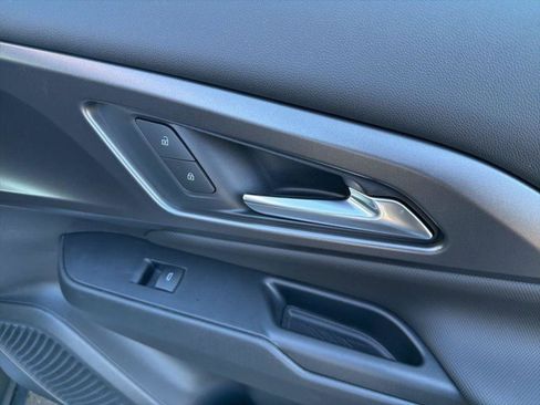 New 2026 Chevrolet Equinox EV LT image 28