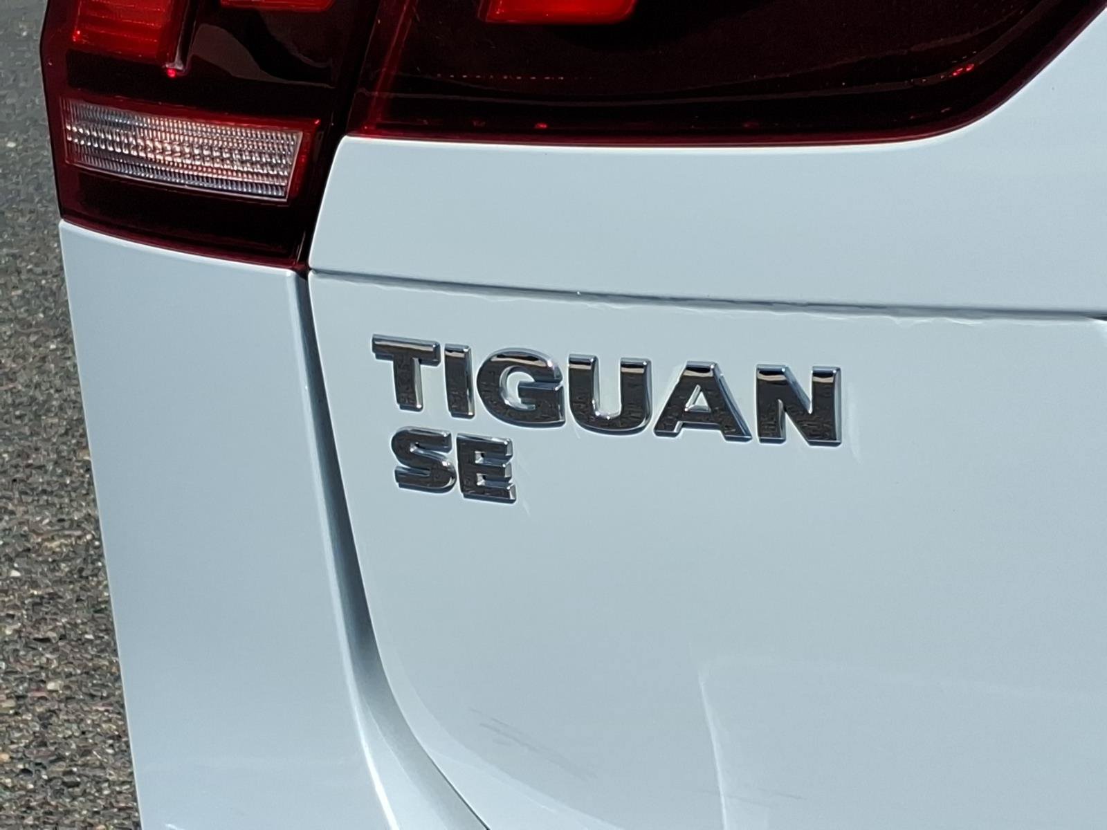 Used 2019 Volkswagen Tiguan SE FWD image 16