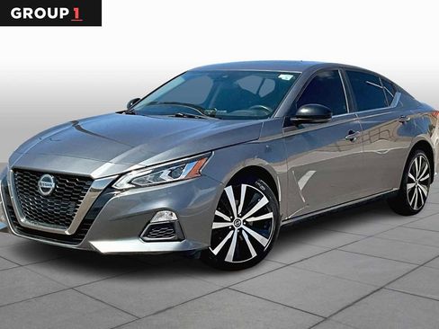 Used 2020 Nissan Altima 2.5 SR w/ Premium Package image 1