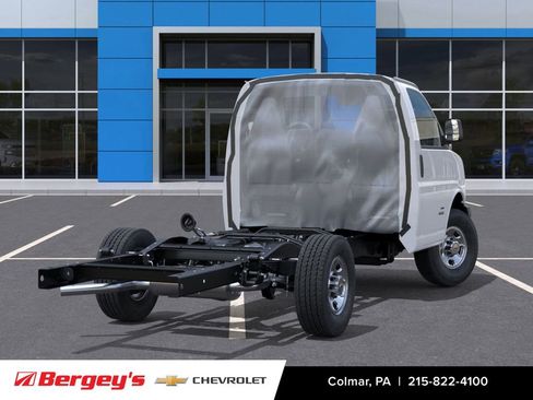 New 2026 Chevrolet Express 3500 Work Van w/ Power Convenience Package image 5