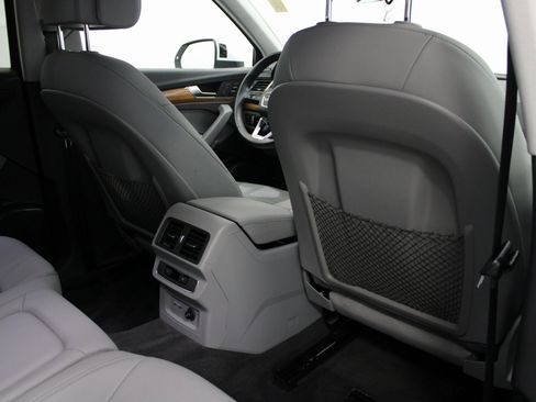 Used 2022 Audi Q5 2.0T Premium w/ Convenience Package image 22