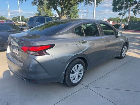 Used 2020 Nissan Versa S FWD image 7