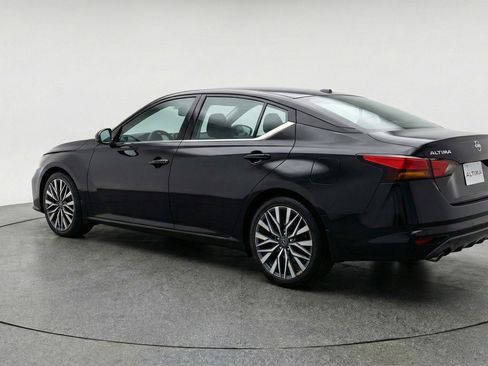 Used 2025 Nissan Altima 2.5 SV image 6