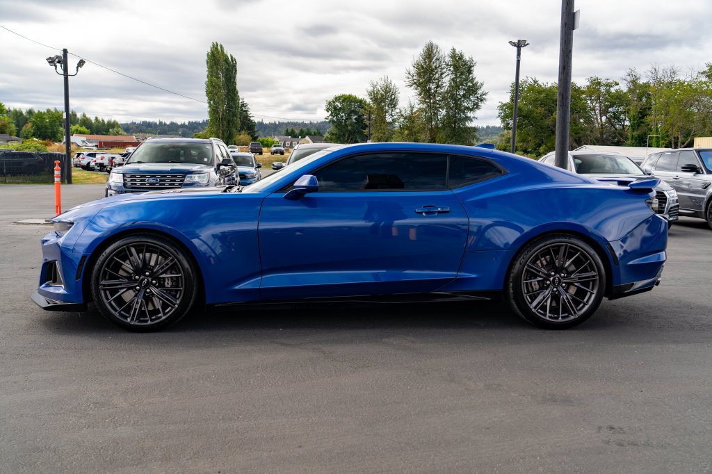 Used 2021 Chevrolet Camaro ZL1 RWD image 12