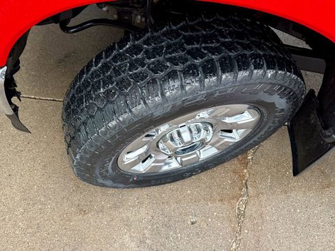 Certified 2024 Ford F350 Lariat w/ Chrome Package image 35