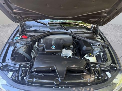 Used 2018 BMW 320i Sedan RWD image 14
