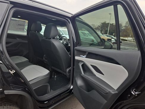 New 2026 Volkswagen Tiguan SE R-Line image 29