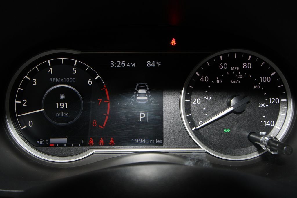 Used 2025 Nissan Versa SV FWD image 9