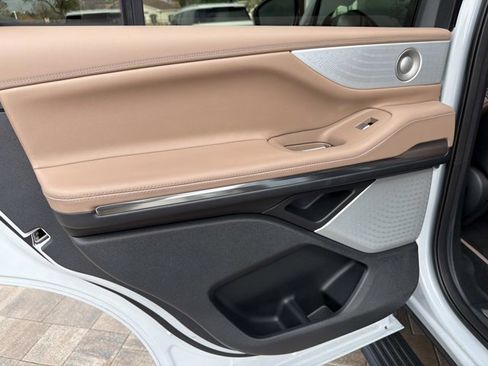 Certified 2025 Lincoln Navigator Black Label image 17