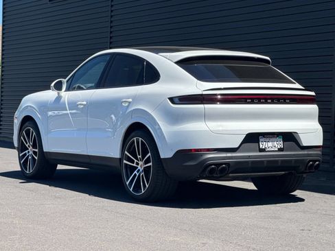 Certified 2026 Porsche Cayenne Coupe AWD/4WD image 4