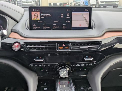 Used 2022 Acura MDX SH-AWD w/ Technology Package image 16
