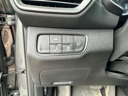 Used 2019 Hyundai Santa Fe Limited AWD/4WD image 18
