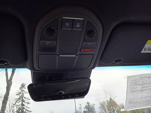 Used 2022 Genesis G70 2.0T image 26