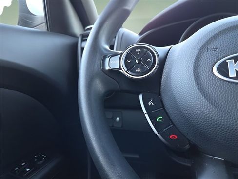 Used 2019 Kia Soul Base image 22