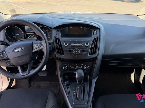 Used 2018 Ford Focus SE FWD image 10