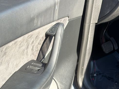 Used 2021 Tesla Model Y 2WD image 14