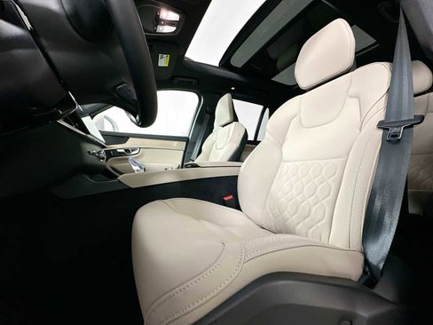 New 2026 Volvo XC90 T8 Plus image 19