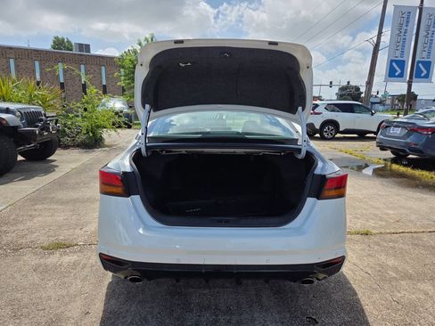 Used 2024 Nissan Altima 2.0 SR FWD image 29